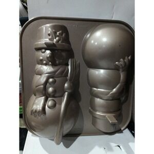 12 1/2" Tall  X 13" Wide Nordic Ware Metal 10 Cups Snowman Cake Baking Pan Mold
